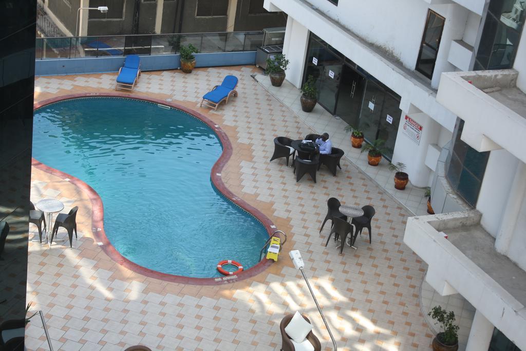 Peacock Hotel Дар-эс-Саламе Экстерьер фото